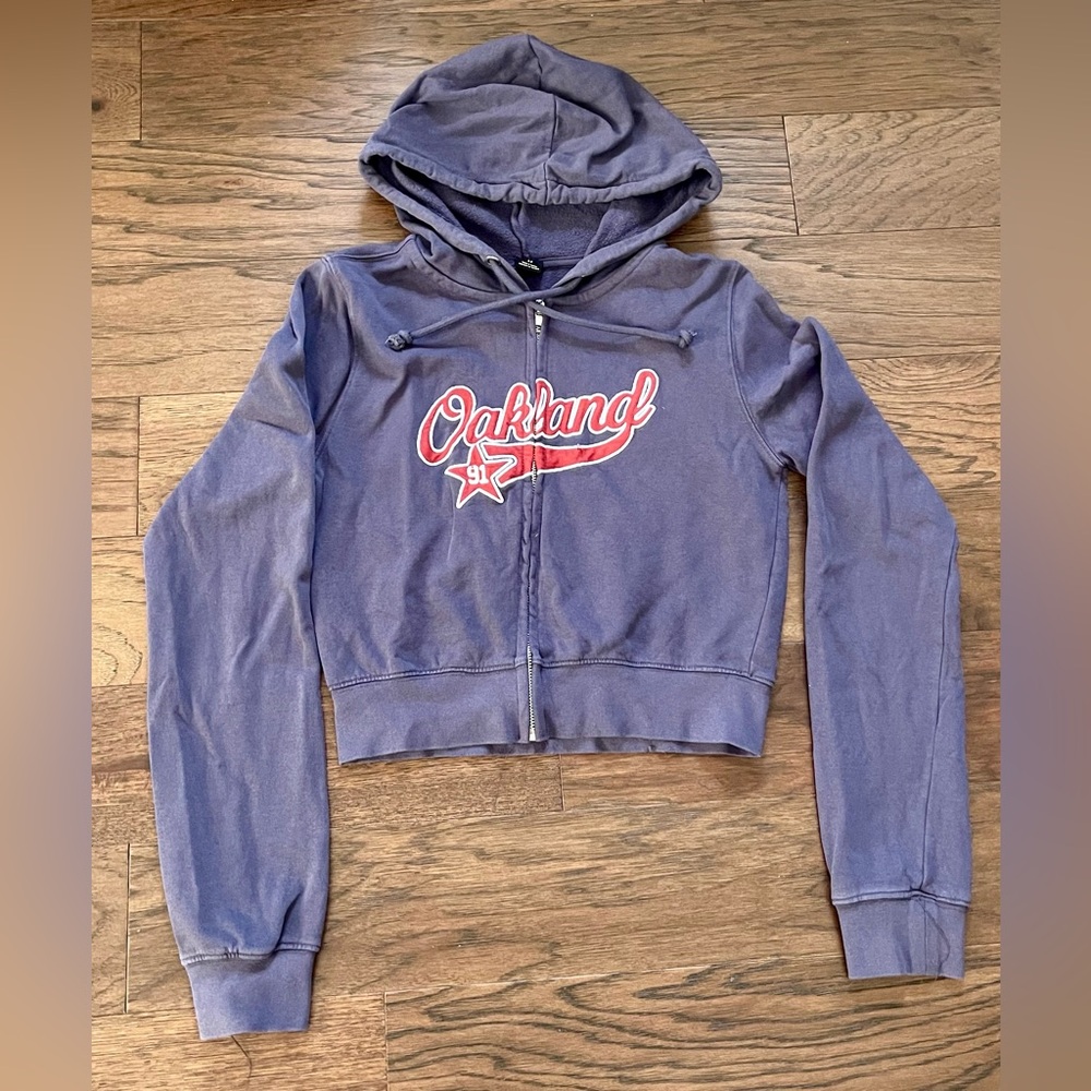 Urban Outfitters Oakland Shrunken Zip-Up Hoodie Sweatshirt/Jacket